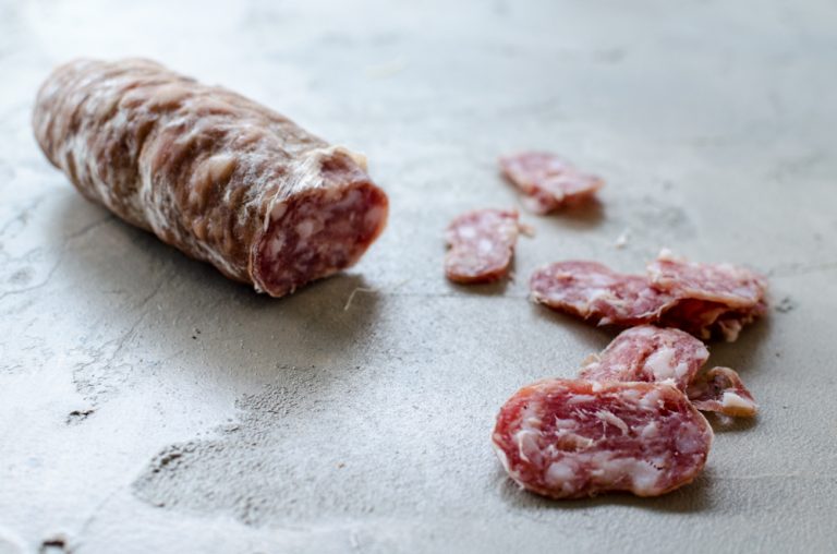 Saucissons secs artisanaux parfumés : Salaisons du Velay