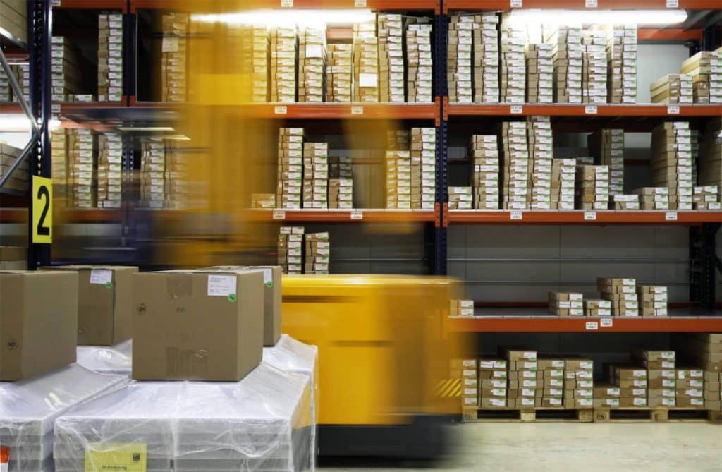 Un stock de Box chez un logisticien